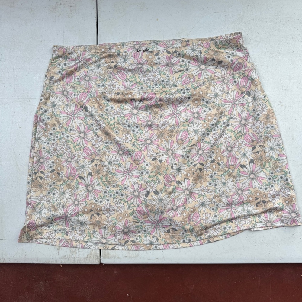 Kensie Floral Pink and Beige Skort